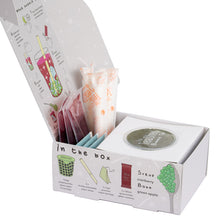 Load image into Gallery viewer, Winter Glitter 3 Serving Bubble Tea Kit Gift Box